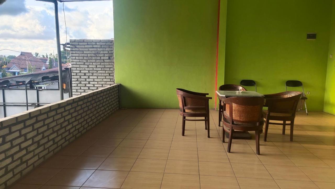 Oyo 90157 Griya Andon Syariah Hotel Сиребон Екстериор снимка