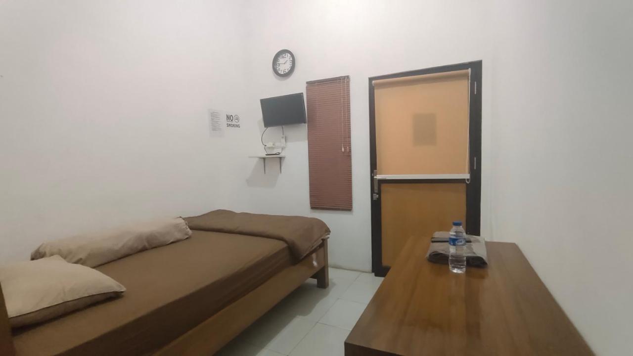 Oyo 90157 Griya Andon Syariah Hotel Сиребон Екстериор снимка